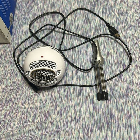 Snowball ice microphone. Lightly used. - Picture 6 of 7